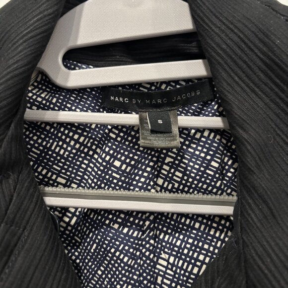 Marc Jacobs Trench Coat with Belted Waist - Picture 5 of 6